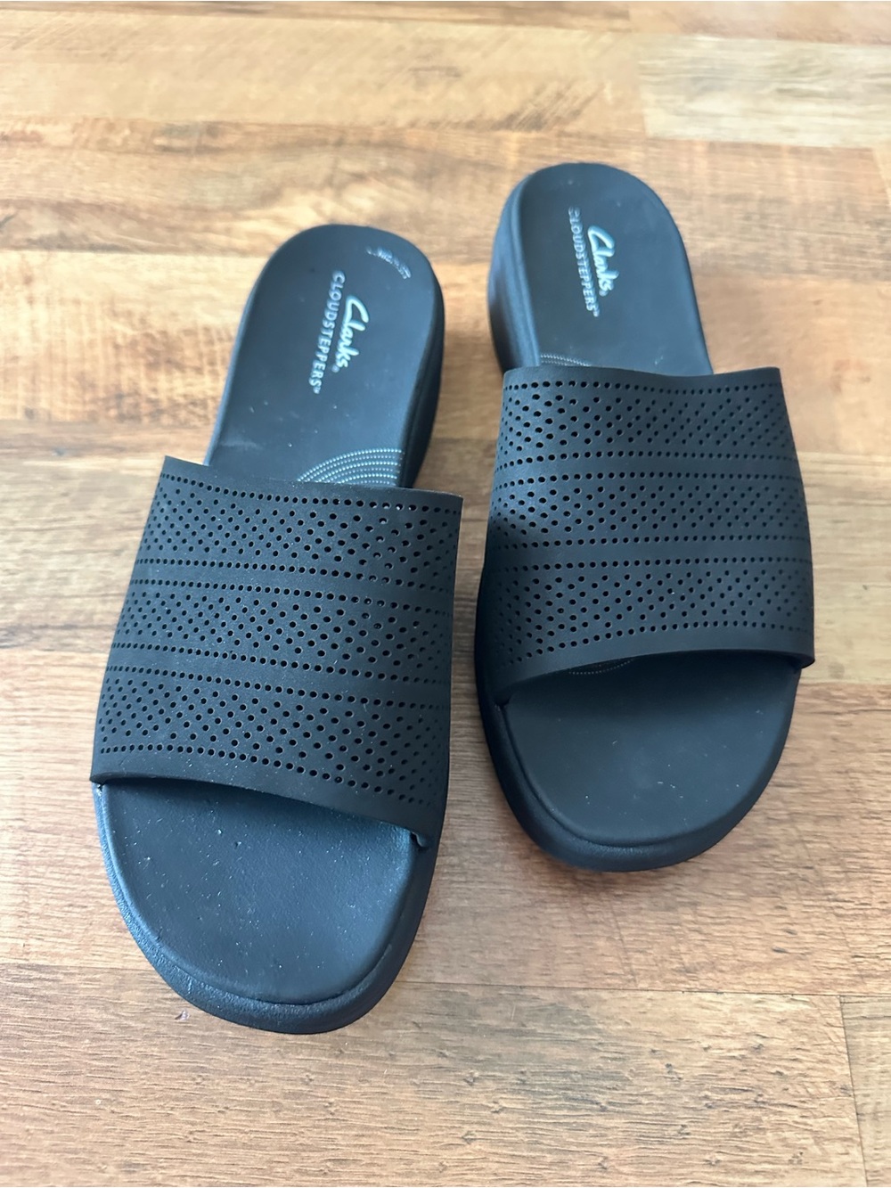 Clarks Cloudsteppers Perforated Drift Twist Slide Sandals |Black~9